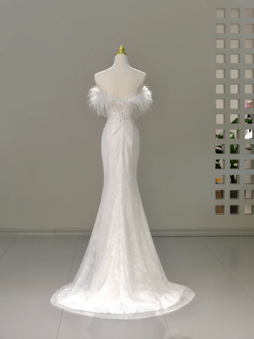 Vestido de novia princesa estilo sirena con hombros descubiertos y plumas blancas de lentejuelas, vestidos de novia modestos DH2039