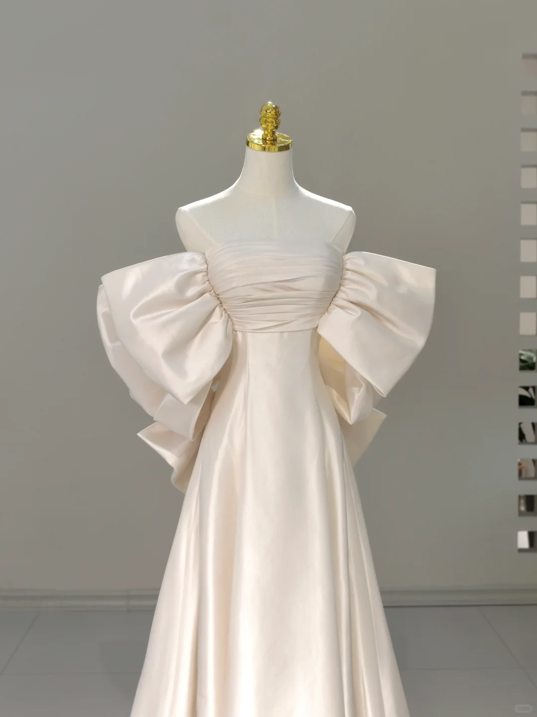 Vestido de novia princesa, corte A, hombros descubiertos, color marfil, satén, largo, sencillo, DH2043