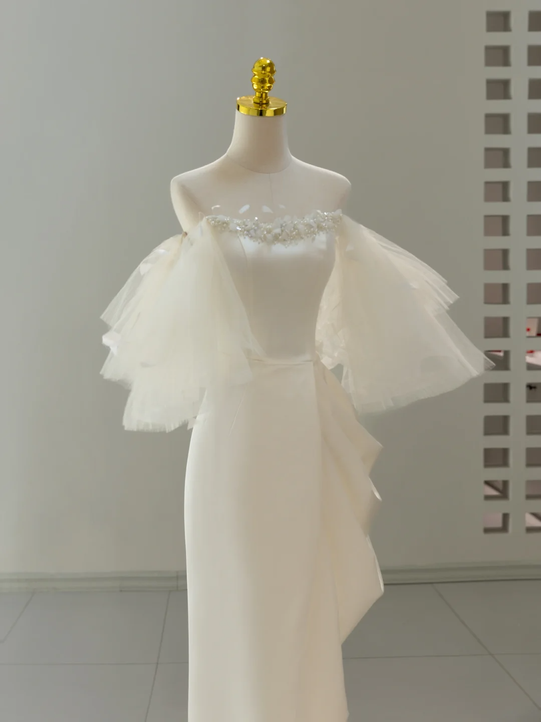 Vestido de novia único, corte A, hombros descubiertos, satén blanco, largo, DH2058