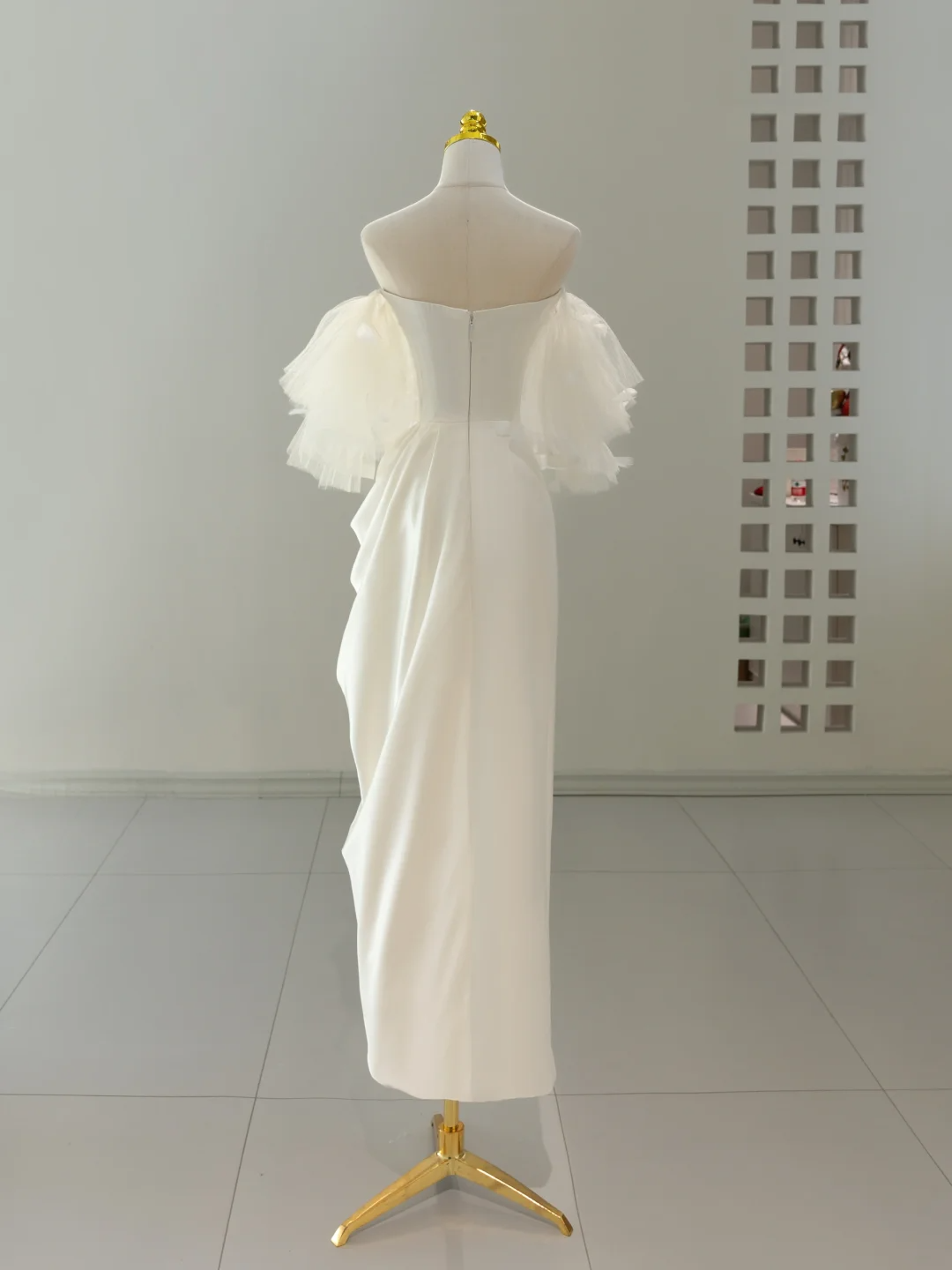 Vestido de novia único, corte A, hombros descubiertos, satén blanco, largo, DH2058