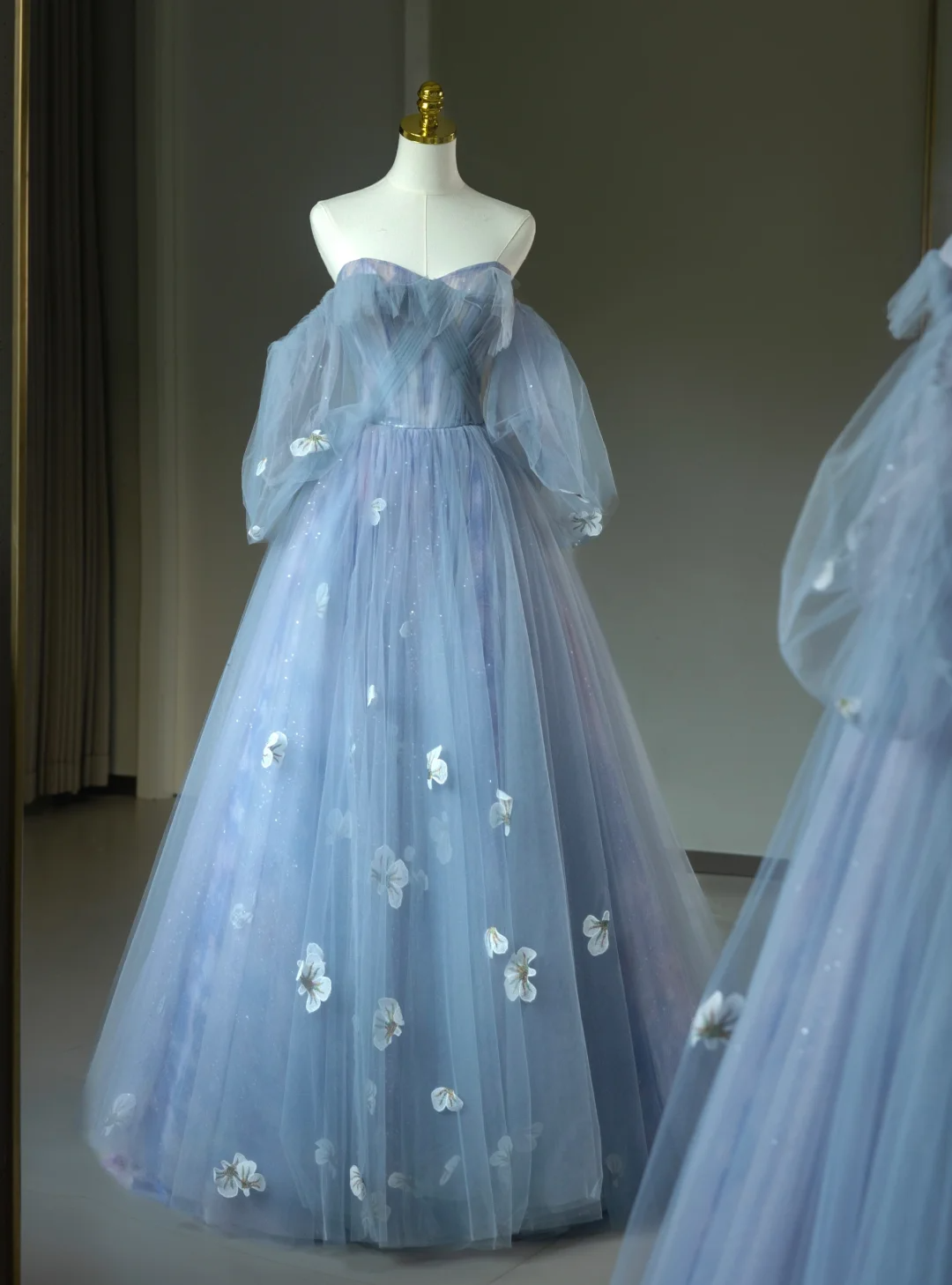 Hermoso vestido de quinceañera largo de tul azul con hombros descubiertos y flores, vestido formal para dulces 17, vestido de 15 años, vestido de dulces 16 DH2062