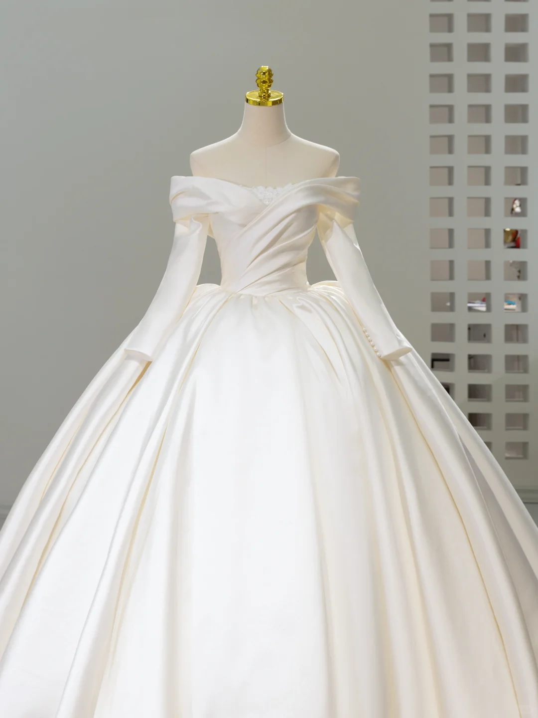 Vestido de novia único, de satén, con hombros descubiertos y mangas largas, DH2068