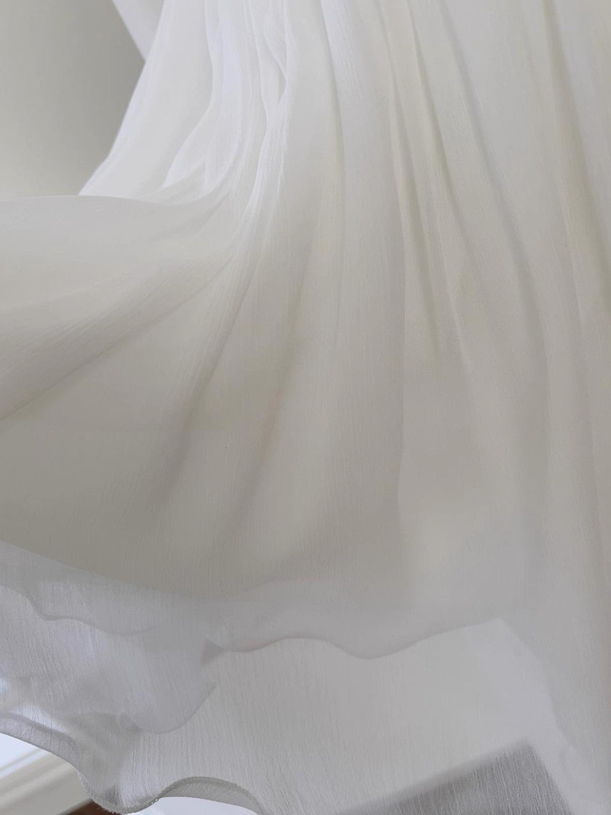 Vestido corto de fiesta de gasa blanca con tirantes finos, corte A, para graduación, para estudiantes de secundaria, para cumpleaños número 19, DH2182