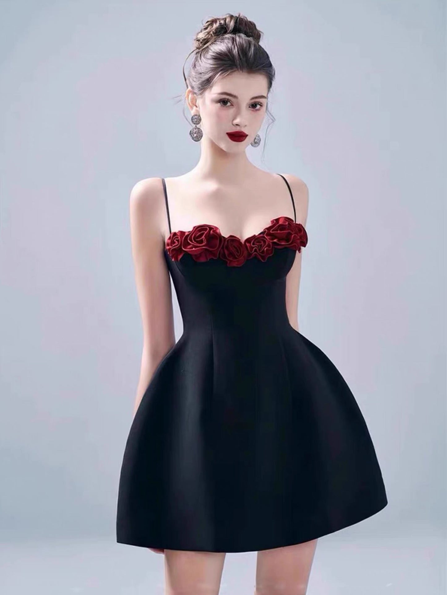 Vestido corto de satén negro con tirantes finos, corte A, para cóctel, graduación, Hoco, DH2203