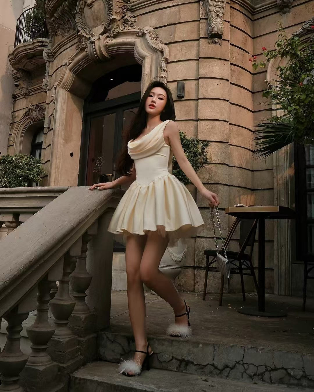 Hermosos vestidos de fiesta de satén color champán con escote cuadrado y corte A, vestidos cortos para 16 cumpleaños, vestidos de graduación, mini vestidos de cóctel DH2466