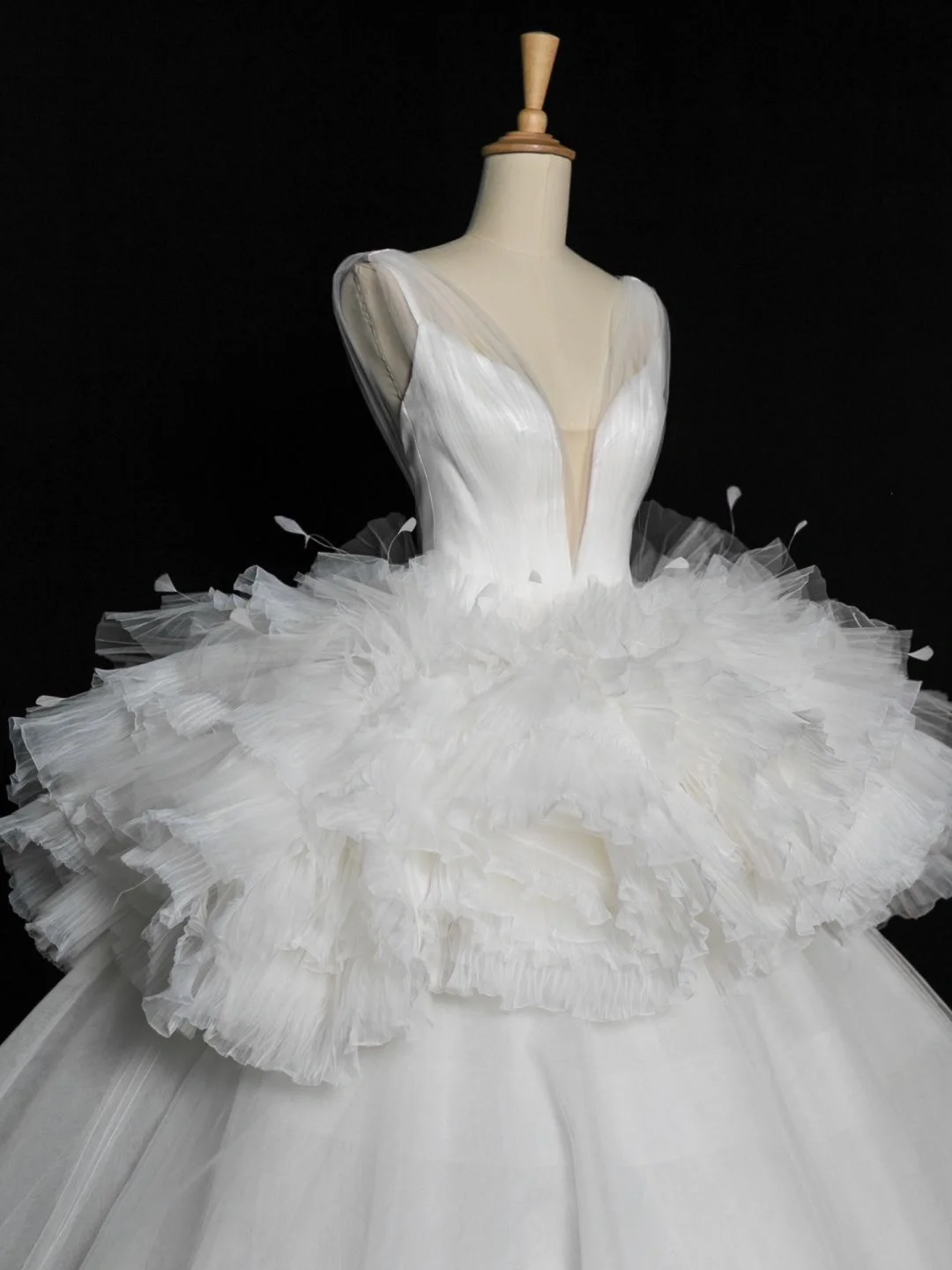 Elegante vestido de novia largo de verano con escote en V y tul blanco DH348