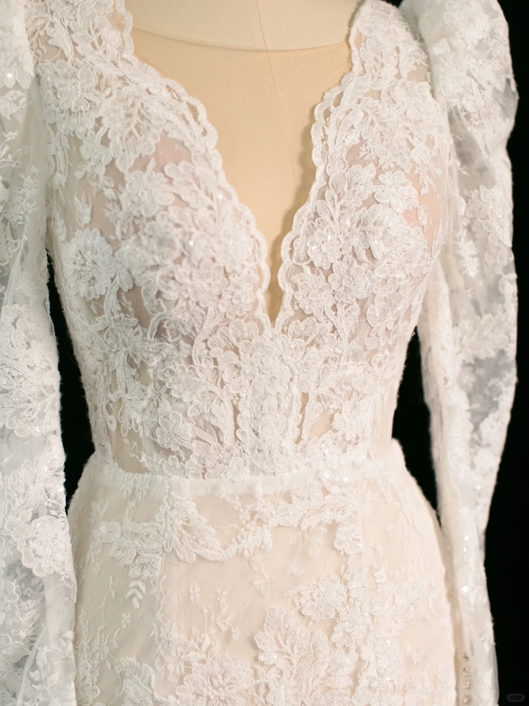 Hermoso vestido de novia estilo sirena, escote en V, color marfil, sin mangas, con encaje, largo, vintage, DH357