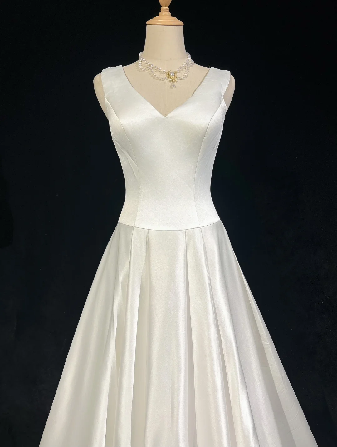 Vestido de novia vintage, corte A, escote en V, satén blanco, sin mangas, largo, vintage, DH401
