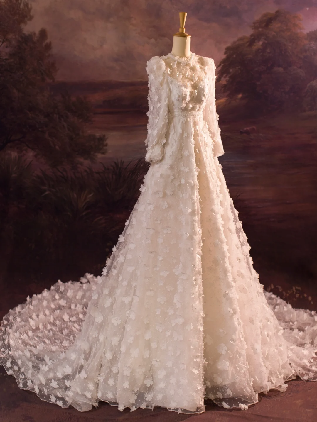 Elegante vestido de novia con escote redondo, mangas largas, tul y flores, DH412