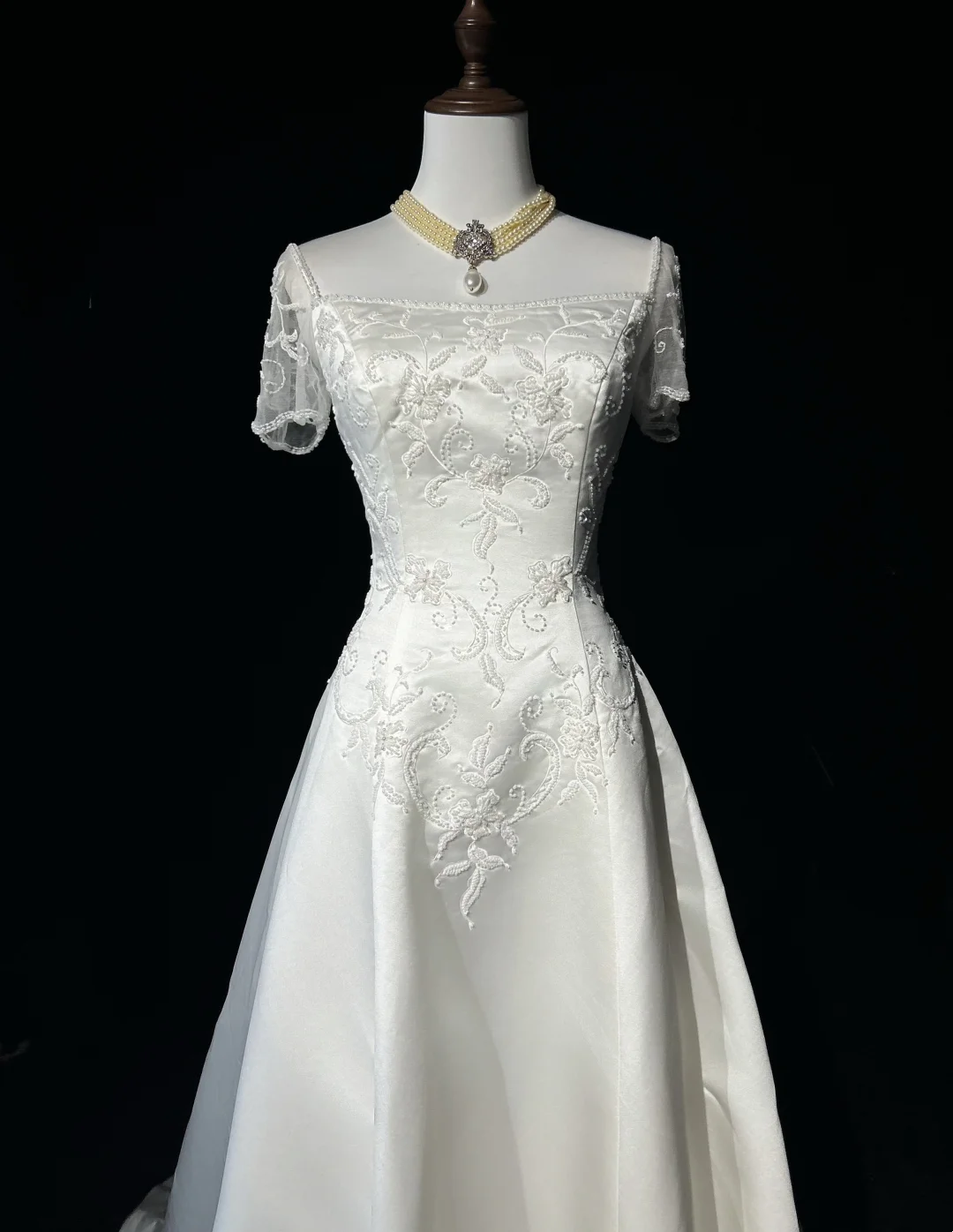 Vestido de novia retro de los años 50 y 40, corte A, escote cuadrado, satén blanco, largo, DH547
