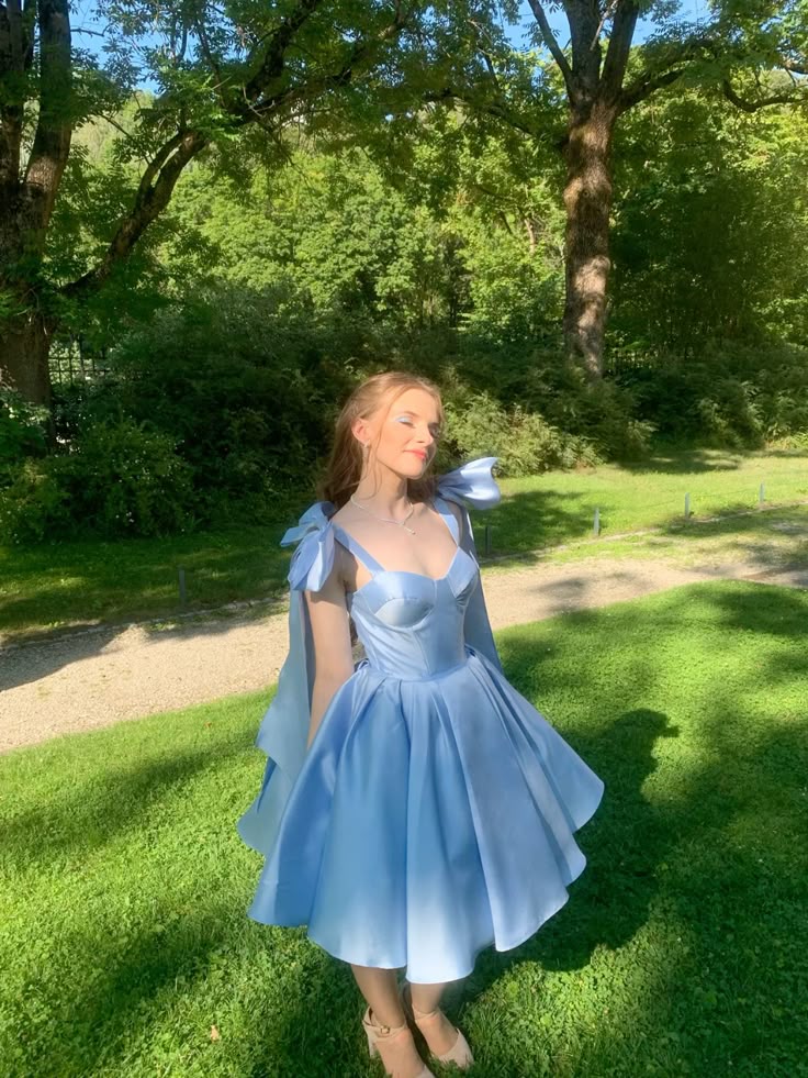 Vestidos cortos elegantes de Hoco, vestido de fiesta con tirantes finos, minivestidos azules formales para el regreso a casa de octavo grado, trajes de verano para la escuela secundaria DH56