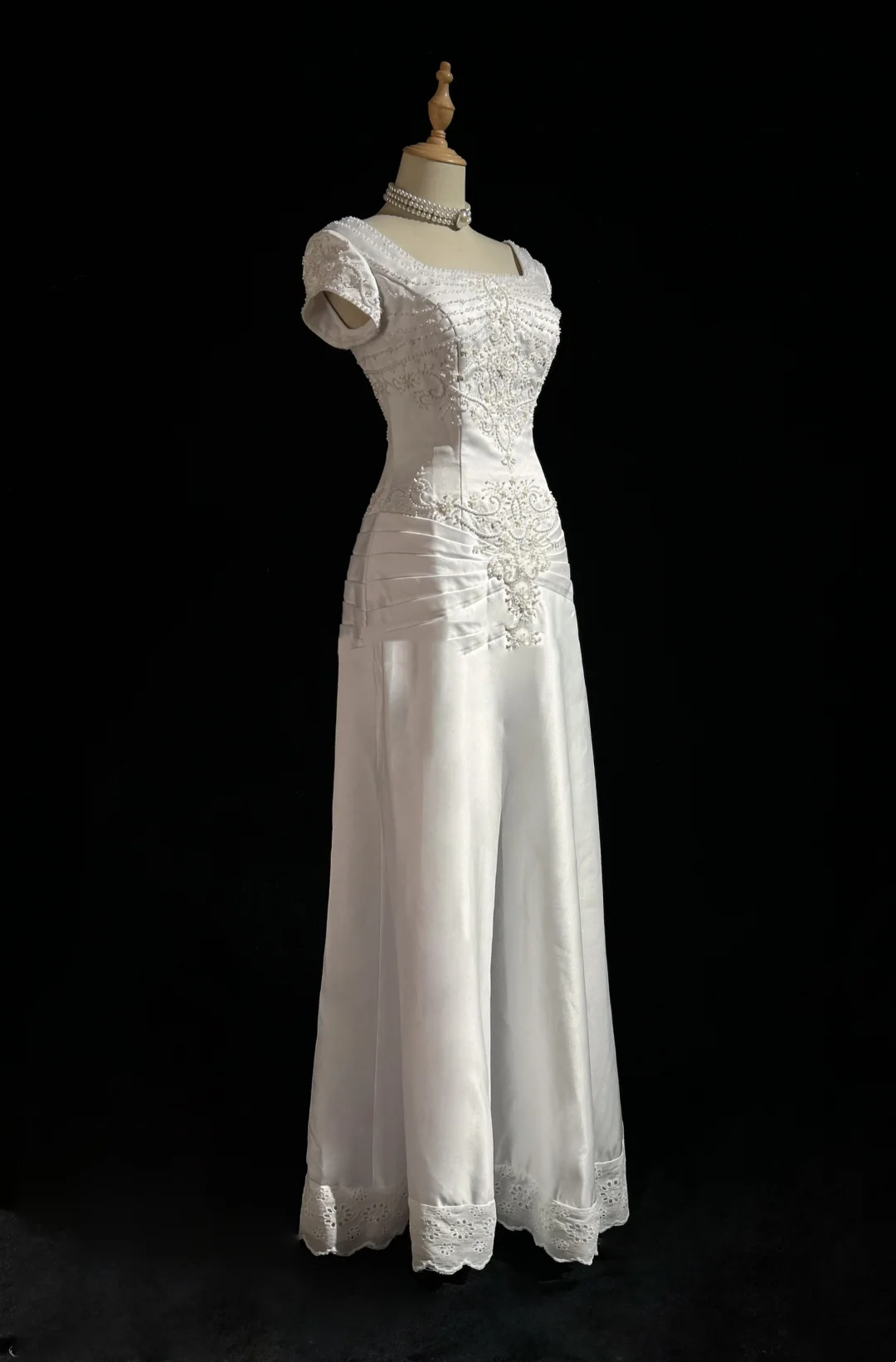 Vestido de novia clásico, corte A, escote cuadrado, mangas cortas, satén blanco, estilo minimalista, DH648