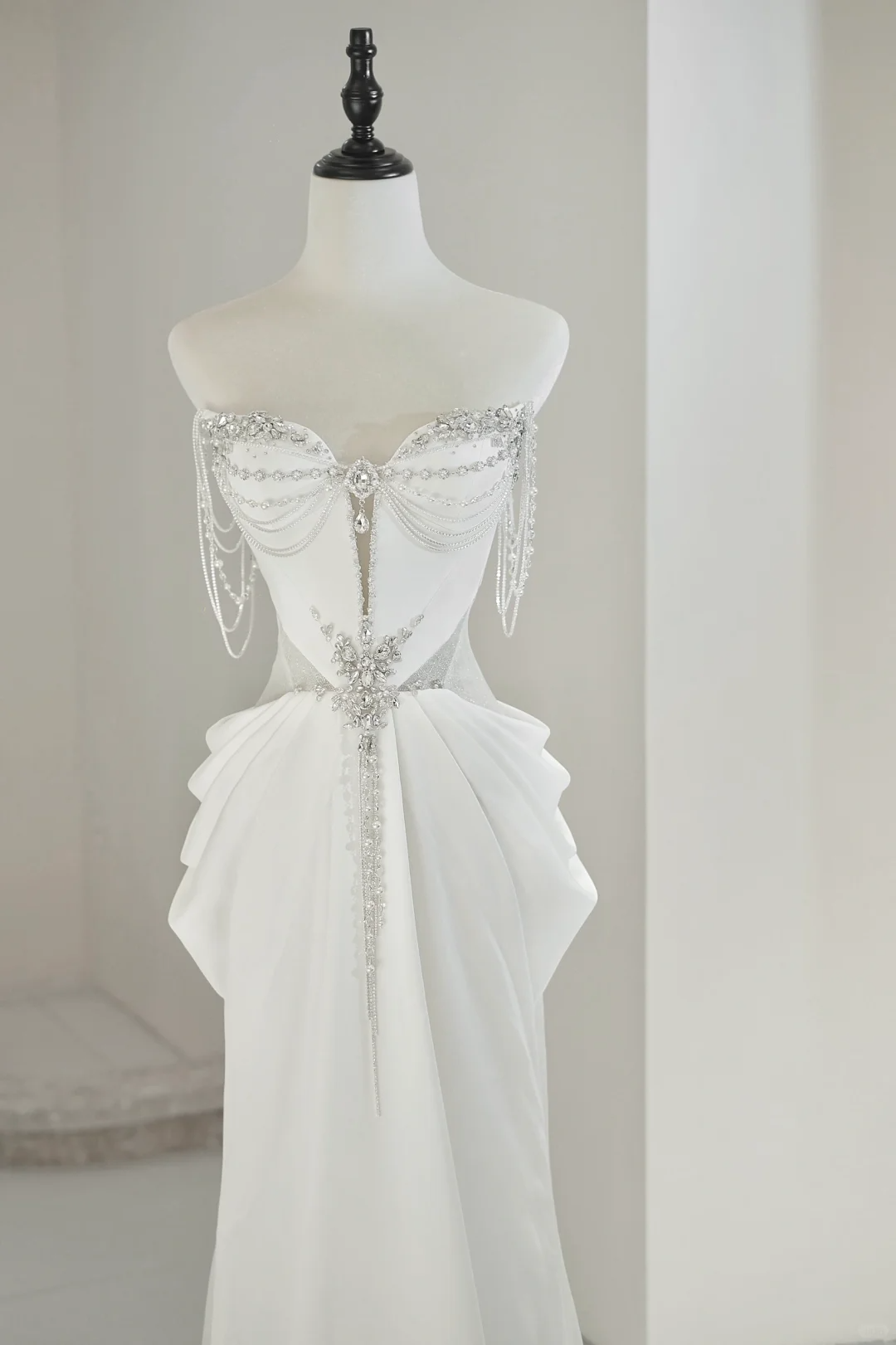 Vestido de novia único, corte A, escote corazón, satén blanco, largo, con cuentas plateadas, elegante, DH738