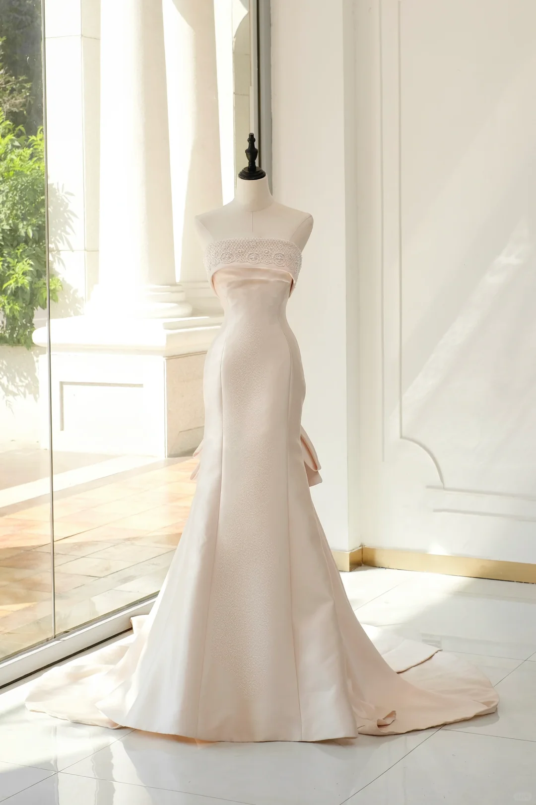 Vestido de novia clásico de sirena, sin tirantes, sin mangas, de satén, largo, rosa claro, elegante, DH894