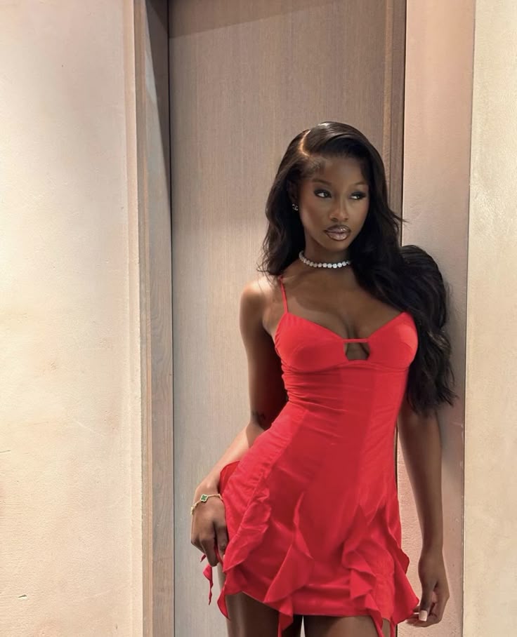 Vestido corto de verano de gasa roja con corte sexy para cumpleaños, vestido Hoco, atuendo de cumpleaños, minivestidos de fiesta para cumpleaños número 19 DP1023