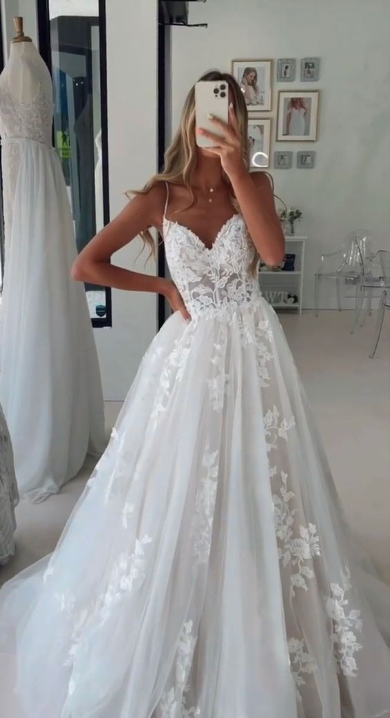 Vestido de novia clásico, corte A, tirantes finos, encaje, blanco, minimalista, DP1206