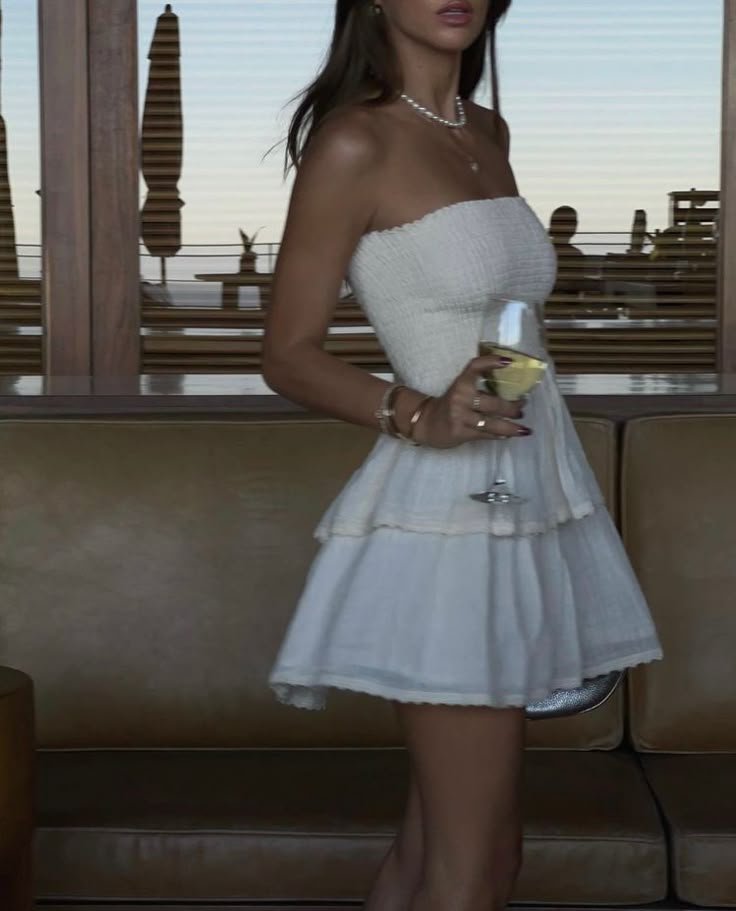 Vestido corto de verano con encaje blanco, sin tirantes y corte A para 18 cumpleaños, estilo Hoco, para 23 cumpleaños, minivestido de fiesta DP1243