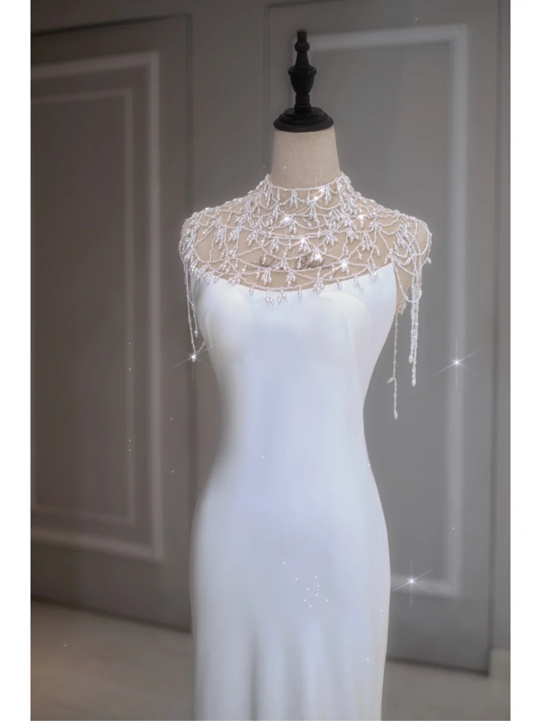 Vestido de novia etéreo de corte sirena, cuello alto, largo, blanco, DP1351