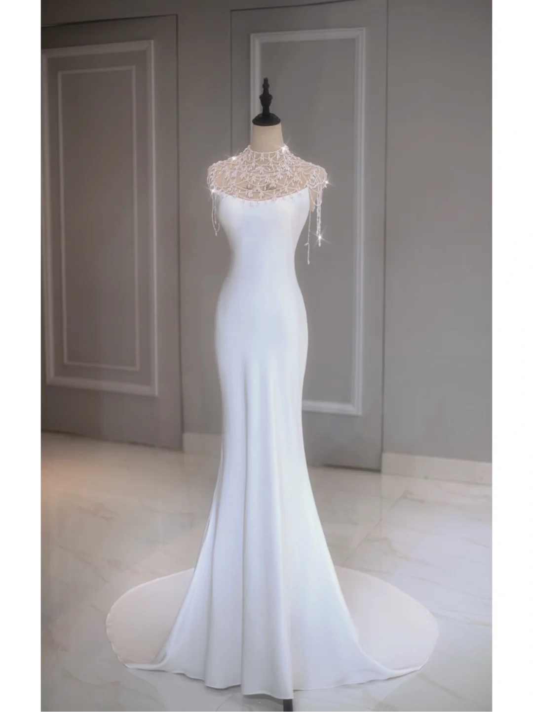Vestido de novia etéreo de corte sirena, cuello alto, largo, blanco, DP1351