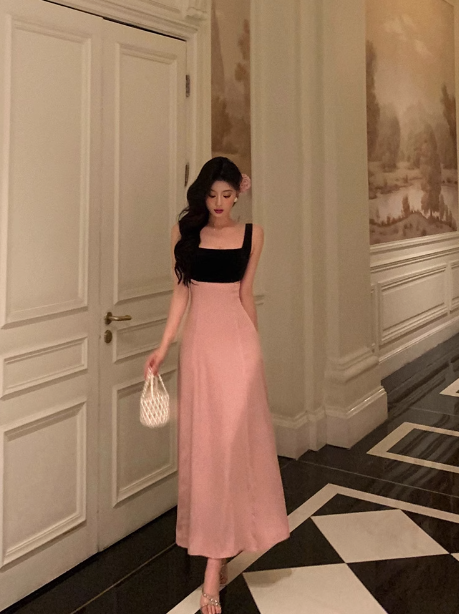 Elegante vestido de fiesta rosa burdeos con escote cuadrado y sin mangas para cumpleaños número 23. Ideas de vestidos de cumpleaños para mujeres (DP1388).