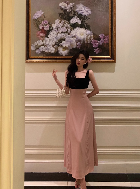 Elegante vestido de fiesta rosa burdeos con escote cuadrado y sin mangas para cumpleaños número 23. Ideas de vestidos de cumpleaños para mujeres (DP1388).