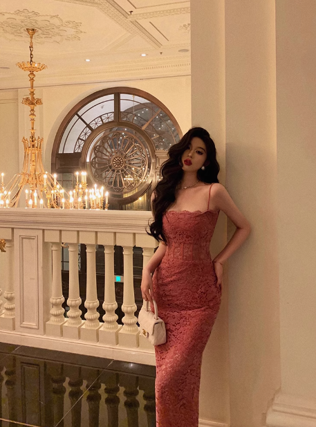 Vestido elegante de sirena con tirantes finos y encaje para cumpleaños número 21. Ideas de vestidos de cumpleaños para mujeres (DP1439).