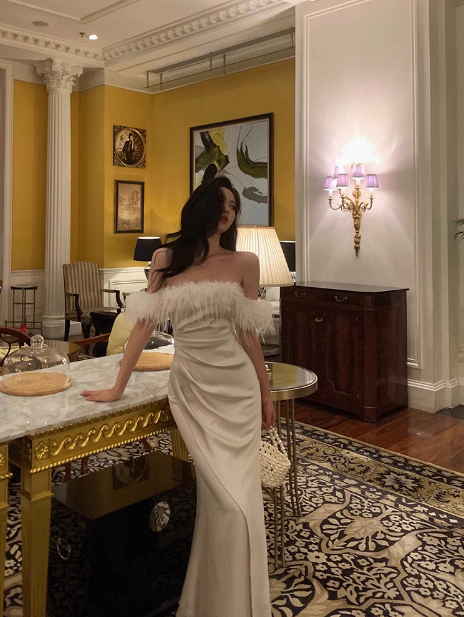 Elegante vestido de sirena con hombros descubiertos de satén blanco para cumpleaños número 21. Ideas de vestidos de cumpleaños para mujeres (DP1447)