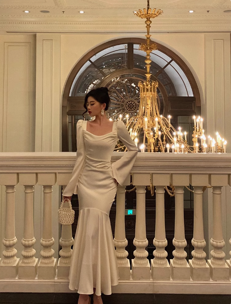 Vestido de fiesta de satén blanco con mangas largas y corte sirena para 21 cumpleaños. Ideas para vestidos de cumpleaños para mujeres (DP1472).