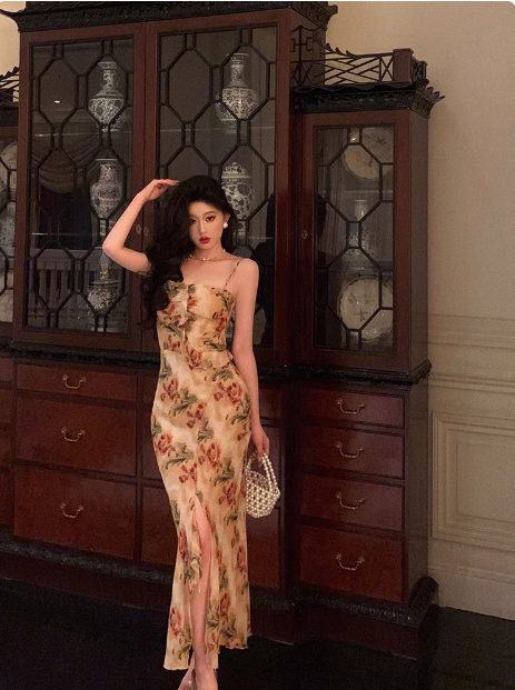 Vestido largo elegante de sirena con tirantes finos y estampado floral para celebrar el 23.º cumpleaños. Ideas para vestidos de cumpleaños para mujeres (DP1479).
