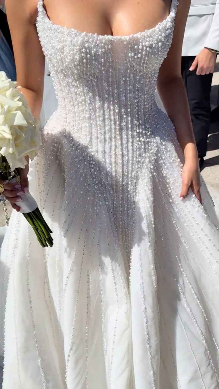 Hermoso vestido de novia blanco con tirantes finos y lentejuelas, DP1597