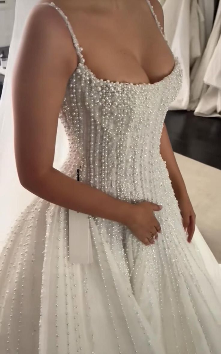Hermoso vestido de novia blanco con tirantes finos y lentejuelas, DP1597