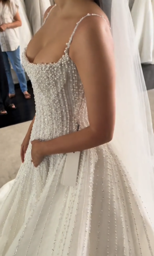 Hermoso vestido de novia blanco con tirantes finos y lentejuelas, DP1597