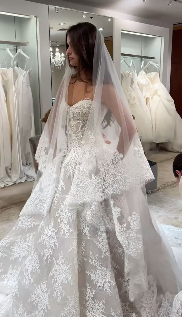 Classic Bridal Dress Ball Gown Sweetheart Lace White Wedding Dresses Minimalist Bridal Gowns DP1616