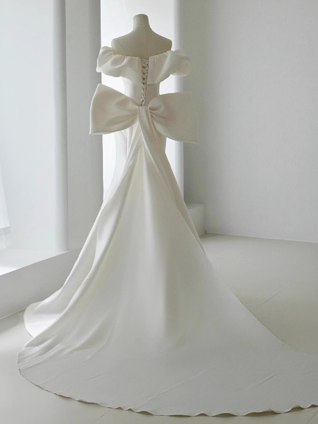 Vestido de novia etéreo, de satén, con hombros descubiertos, DP1661