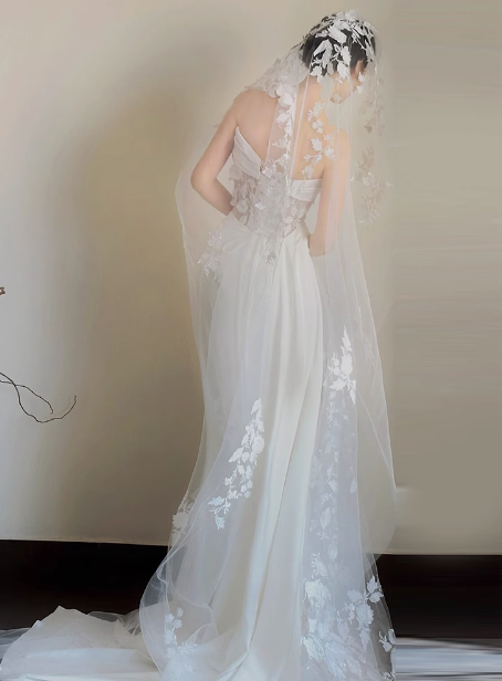 Vestido de novia clásico, corte tubo, un hombro, encaje, blanco, minimalista, DP1665