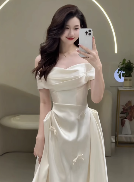 Vestido de novia etéreo de satén con hombros descubiertos, corte A, DP1669