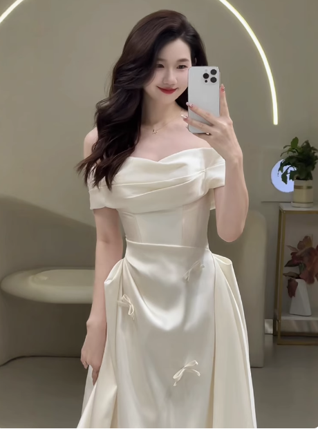 Vestido de novia etéreo de satén con hombros descubiertos, corte A, DP1669
