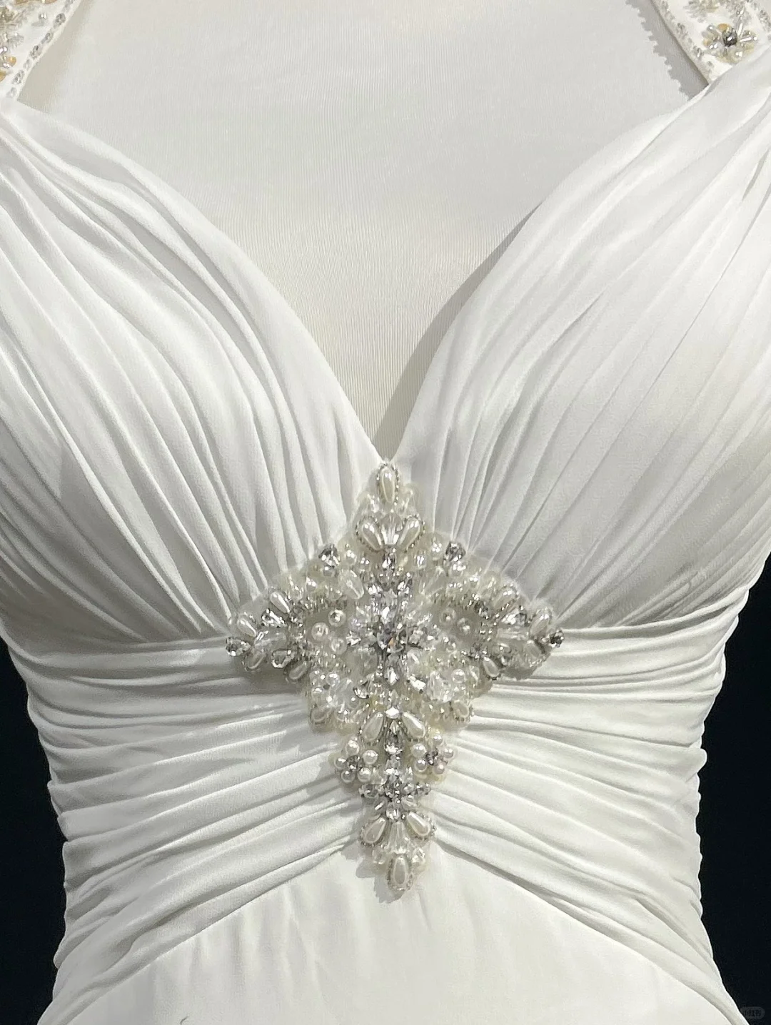 Vestido de novia clásico, corte A, cuello halter, de gasa, blanco, estilo minimalista, DP1696