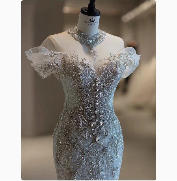 Vestido de novia de ensueño con corte sirena y hombros descubiertos, con lentejuelas, DP1797