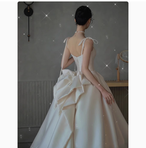Hermoso vestido de novia de satén con tirantes finos, DP1799