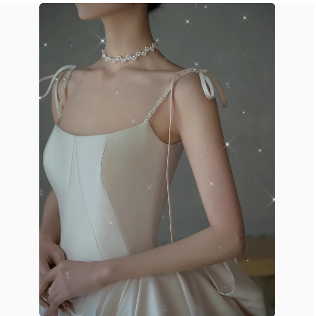 Hermoso vestido de novia de satén con tirantes finos, DP1799
