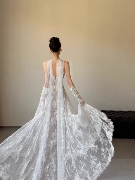 Vestido de novia clásico, corte A, escote corazón, encaje, blanco, minimalista, DP1801