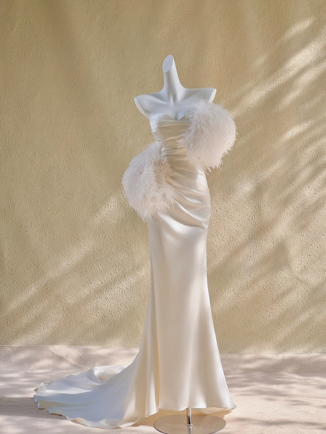 Vestido de novia modesto de corte sirena con escote corazón, de satén, largo, DP2010