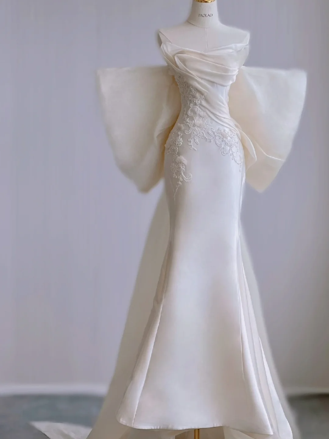 Vestido de novia de verano de satén largo sin tirantes de sirena de ensueño DP436