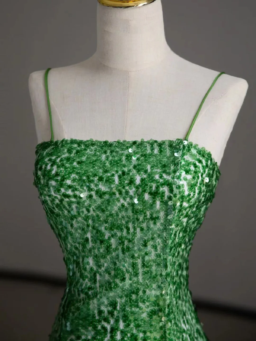 Hermoso vestido de fiesta largo con tirantes finos, verde, sin mangas, con lentejuelas, DP504