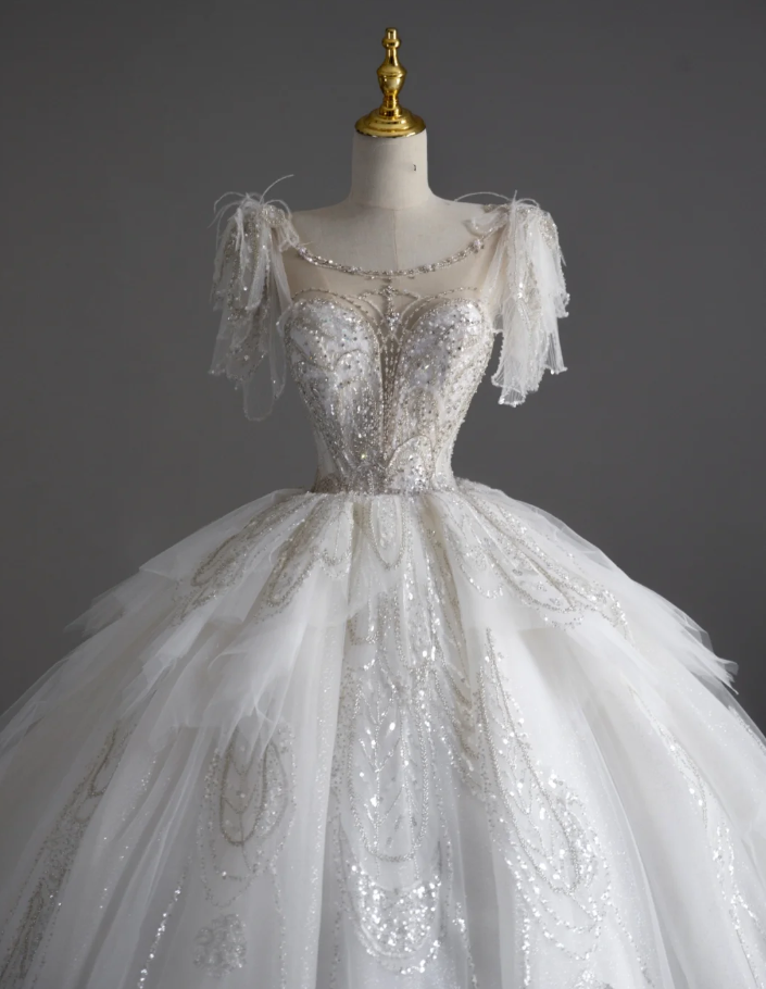 Vestido de novia atemporal con escote redondo, mangas cortas, satén blanco, cola larga, DP507
