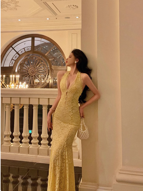 Elegante vestido de fiesta de cumpleaños número 21 con escote en V, sin mangas, de encaje amarillo, ideal para mujeres (DP548)