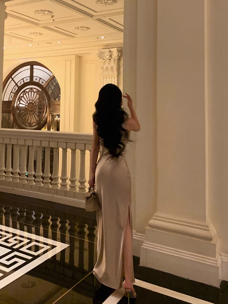 Vestido elegante de sirena con tirantes finos color champán para fiesta de 18 cumpleaños. Ideas de vestidos de cumpleaños para mujeres (DP580).