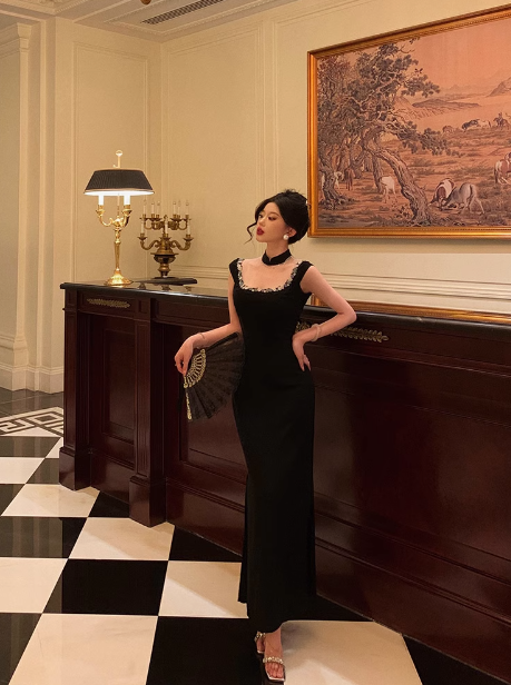 Vestido negro elegante de fiesta para 18 cumpleaños, escote cuadrado, atuendos para 21 cumpleaños, ideas de vestidos de cumpleaños para mujeres (DP586)
