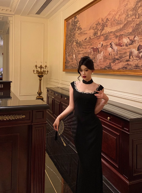 Vestido negro elegante de fiesta para 18 cumpleaños, escote cuadrado, atuendos para 21 cumpleaños, ideas de vestidos de cumpleaños para mujeres (DP586)